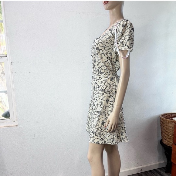 MISSGUIDED floral short sleeve dress - Picture 5 of 13